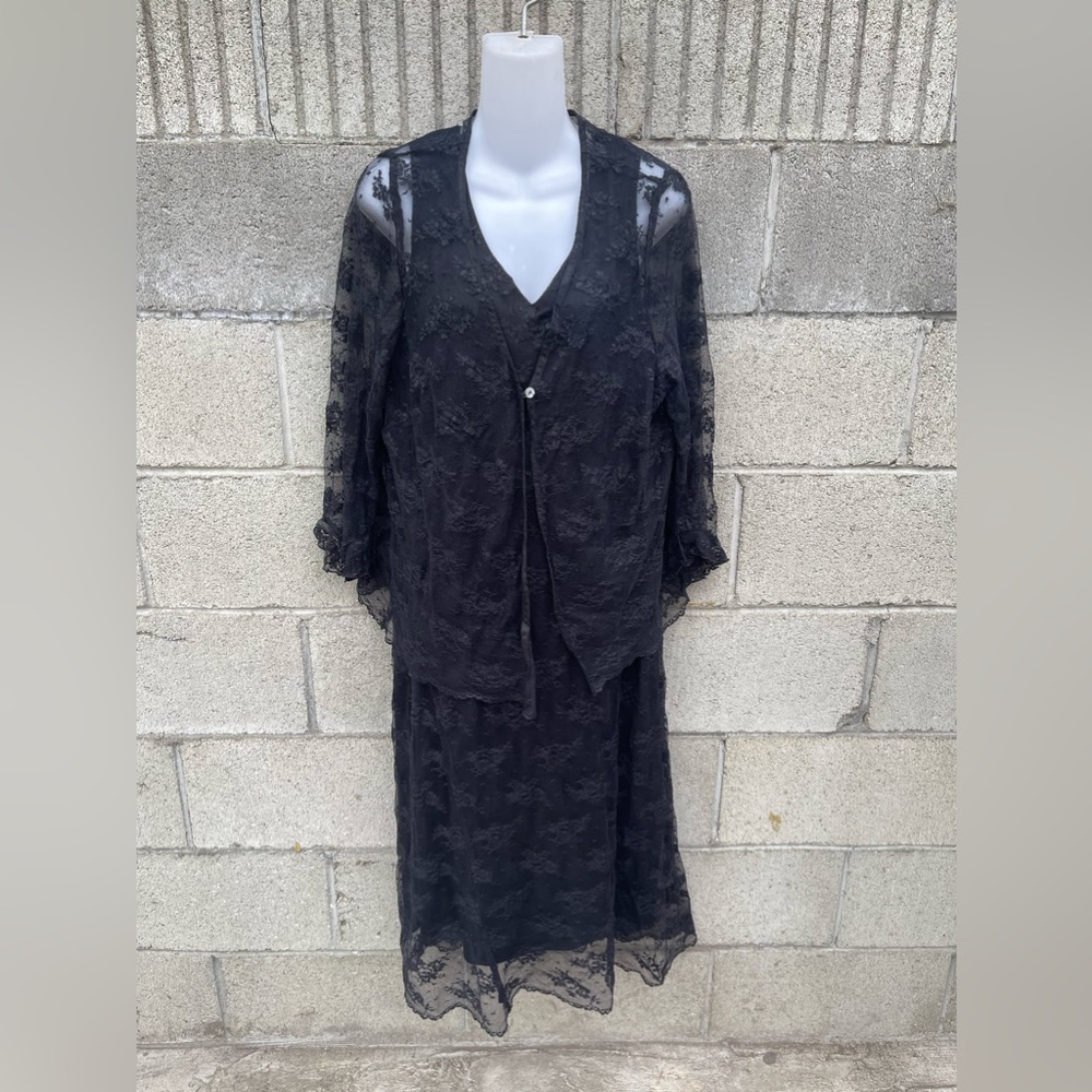 Rabbit Rabbit women’s dress black floral hand made printing size 16W normal use.